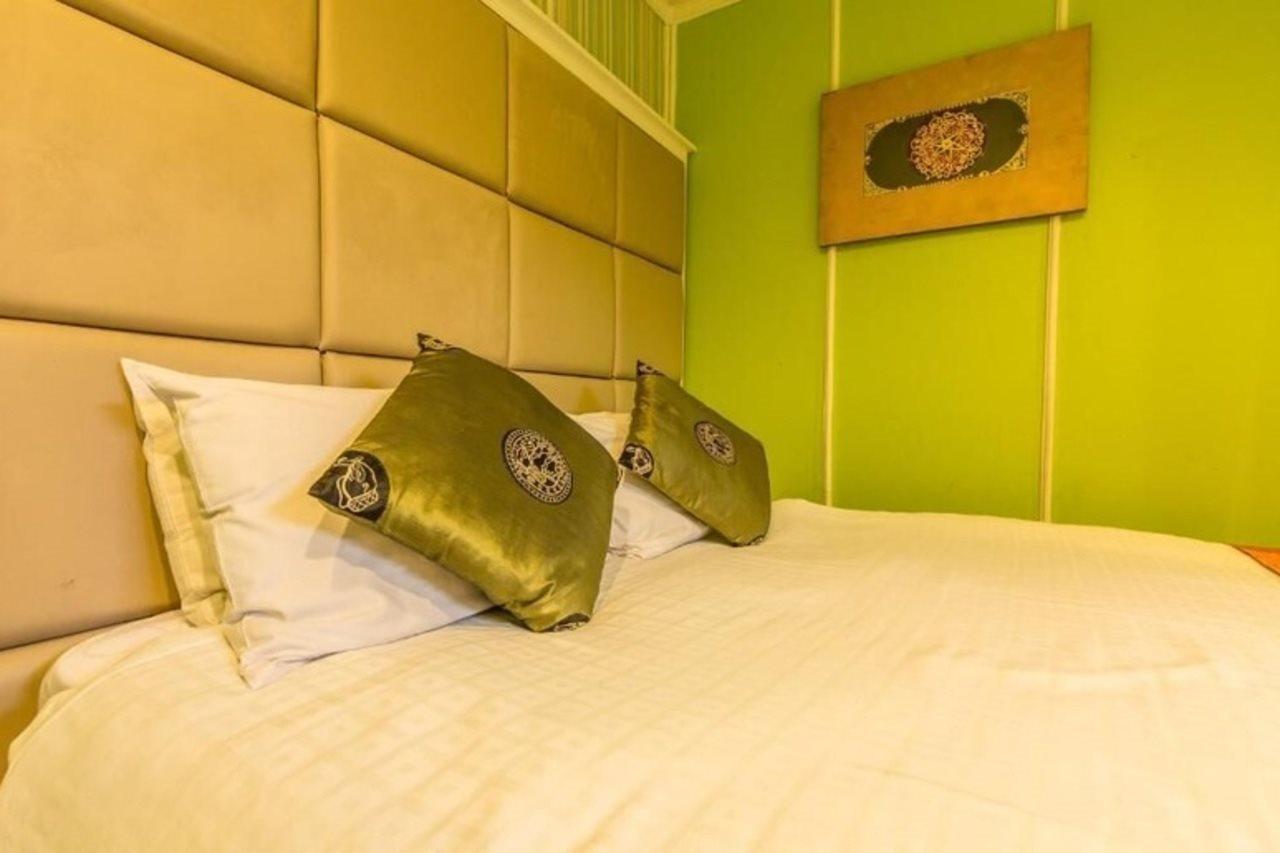 Sam'S Lodge Bangkok Extérieur photo