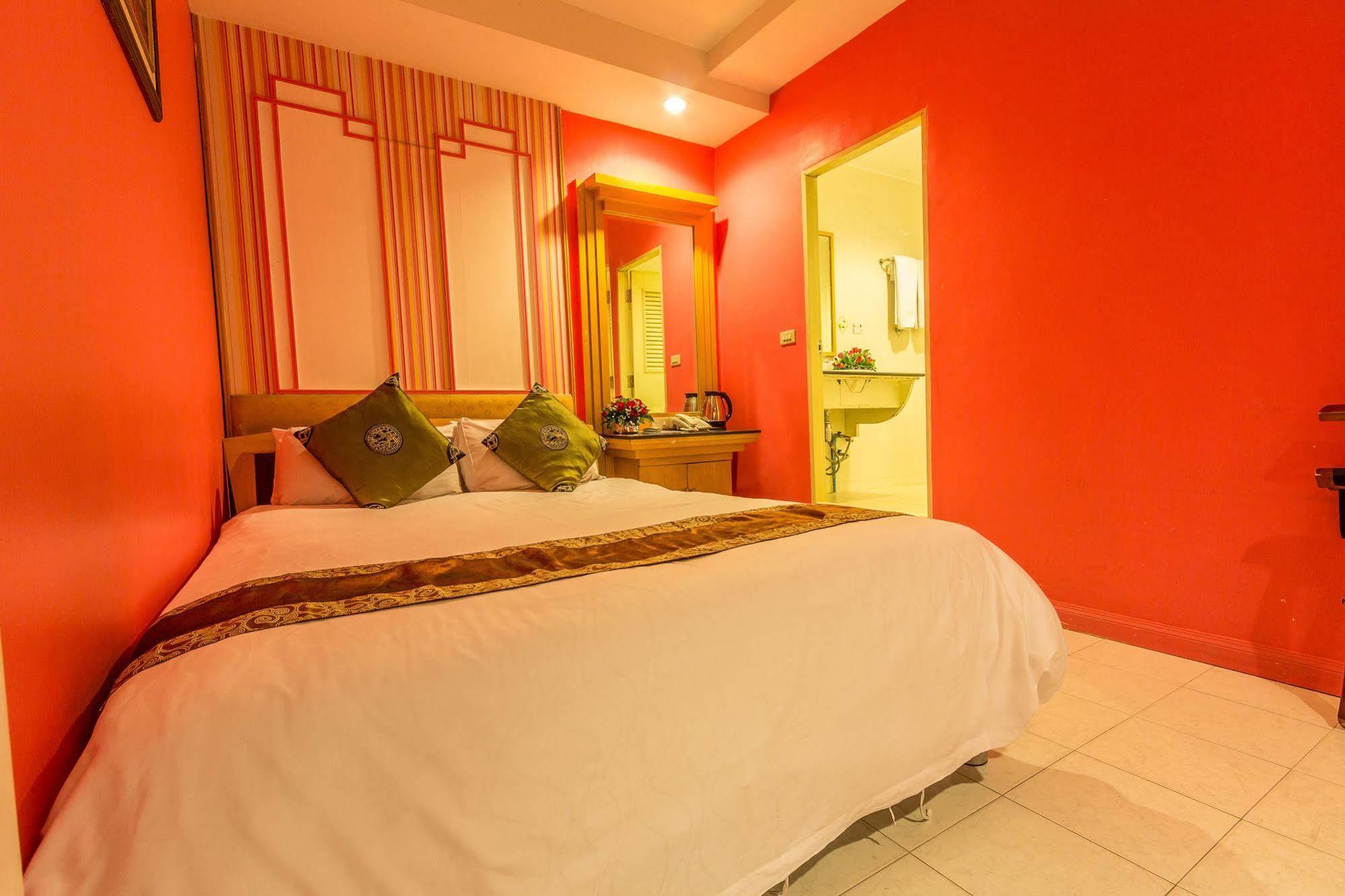 Sam'S Lodge Bangkok Extérieur photo