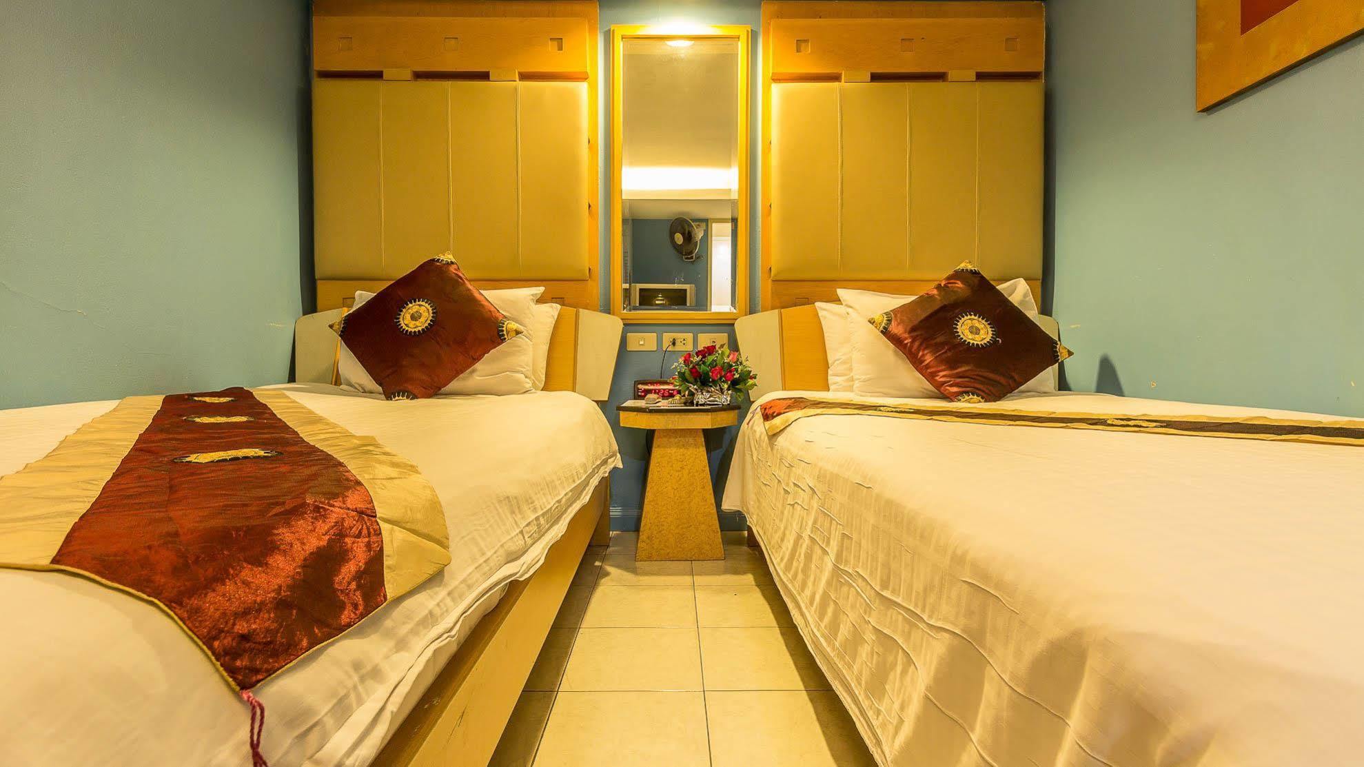 Sam'S Lodge Bangkok Extérieur photo